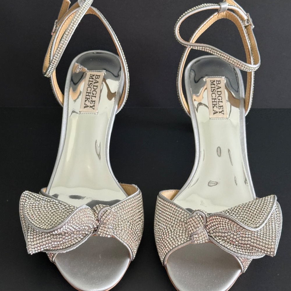 Badgley Mischka Women's Silver Remi Kitten Evening Heel‎ Sandals, NEW pick size - Picture 5 of 15